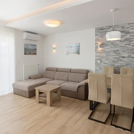 Apartma Alpine Breeze Lejlighed *