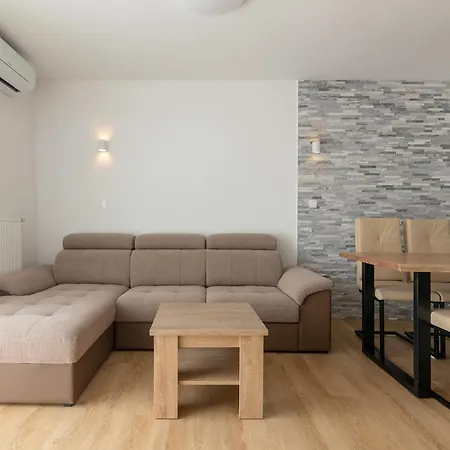 Apartma Alpine Breeze Lejlighed *